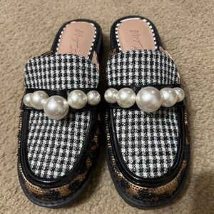 Betsy Johnson ladies shoes